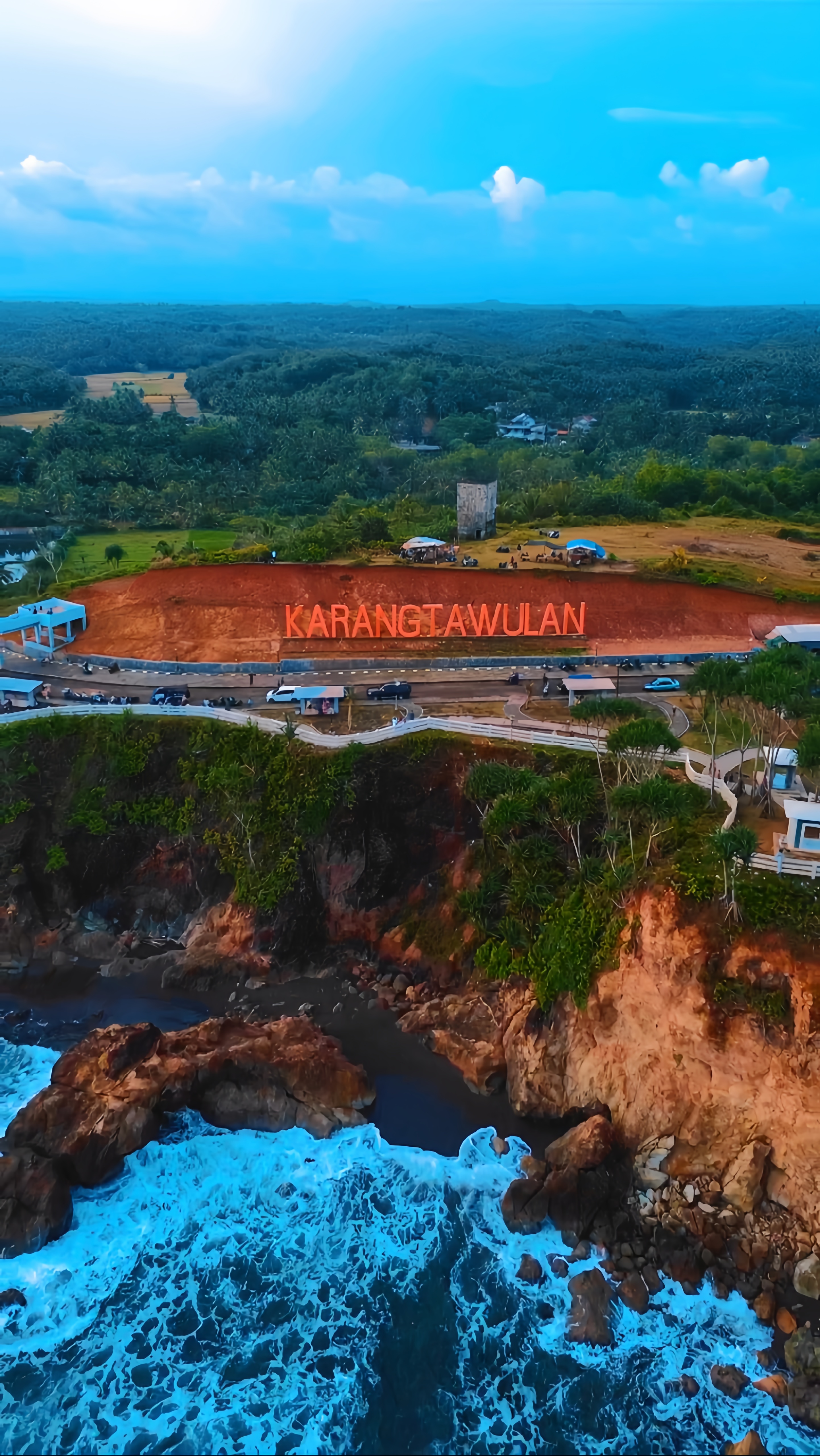 Pantai Karang Tawulan